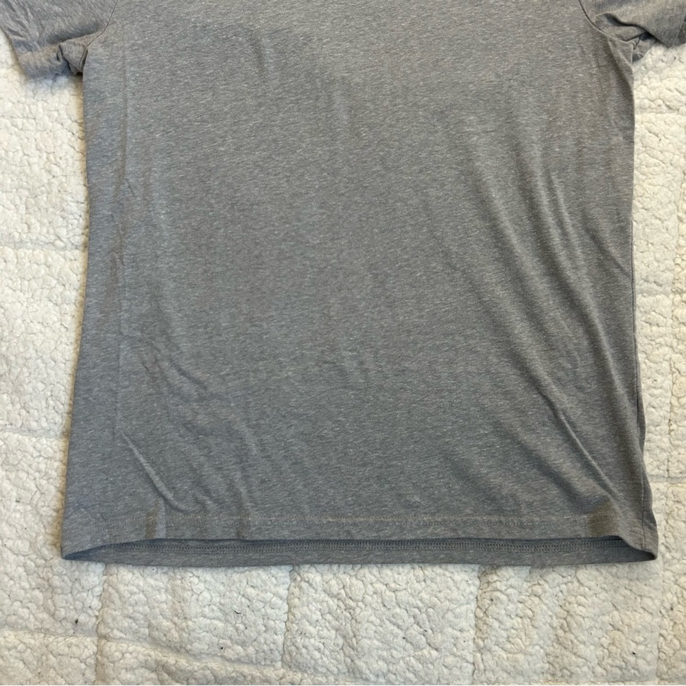 Hollister Gray Short Sleeve Tee - Picture 4 of 10
